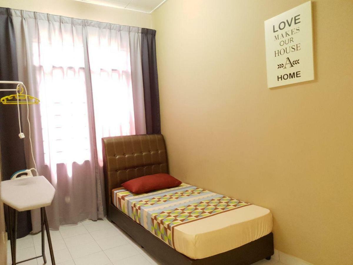 Lindanazri Homestay Mitc Melaka מראה חיצוני תמונה