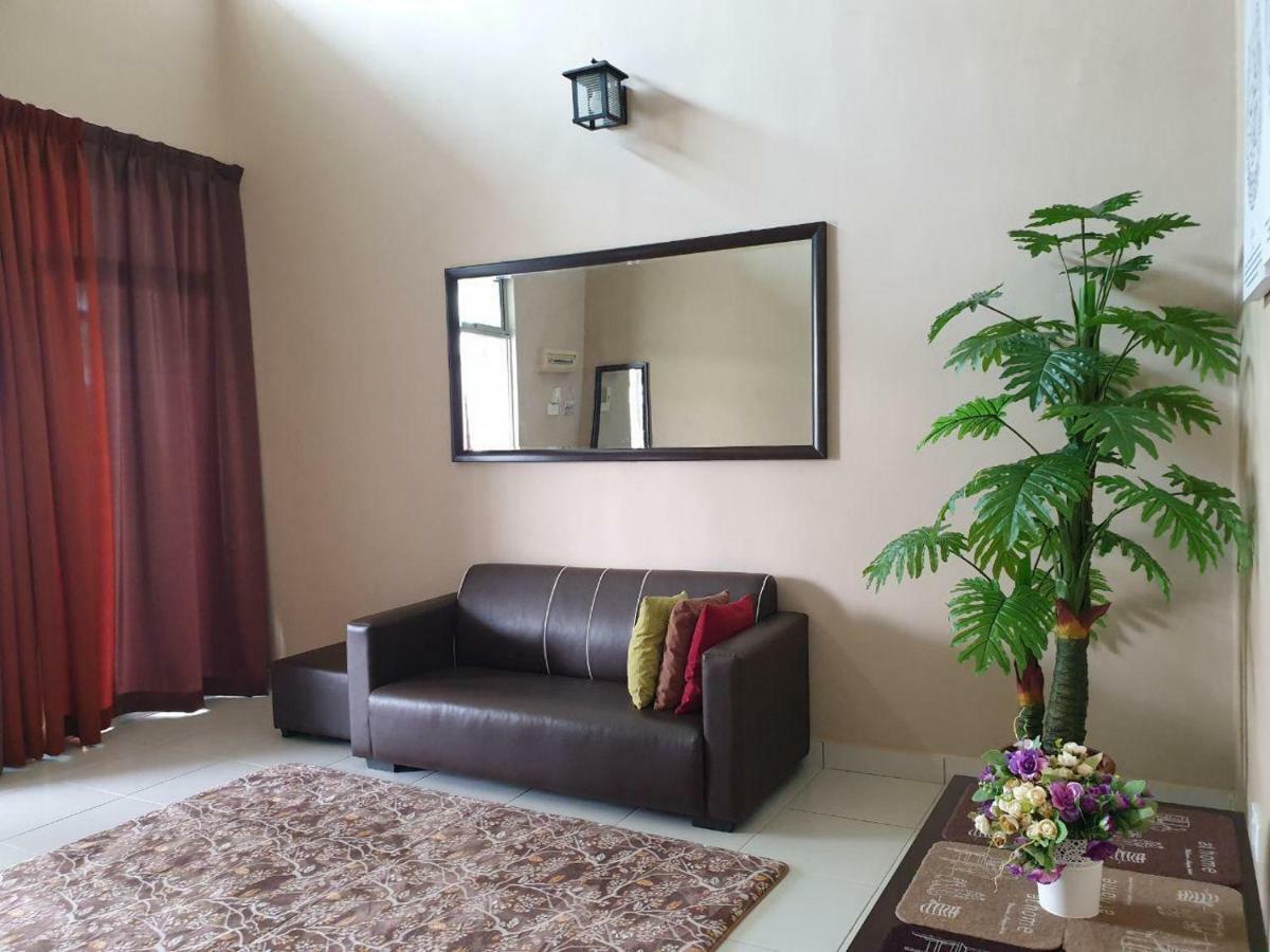 Lindanazri Homestay Mitc Melaka מראה חיצוני תמונה